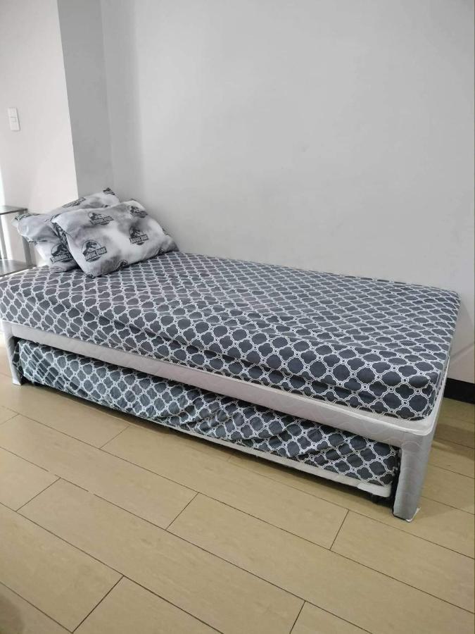 Cubao Manhattanheights Unit 7Ef Tower B, 1Br 马尼拉 外观 照片