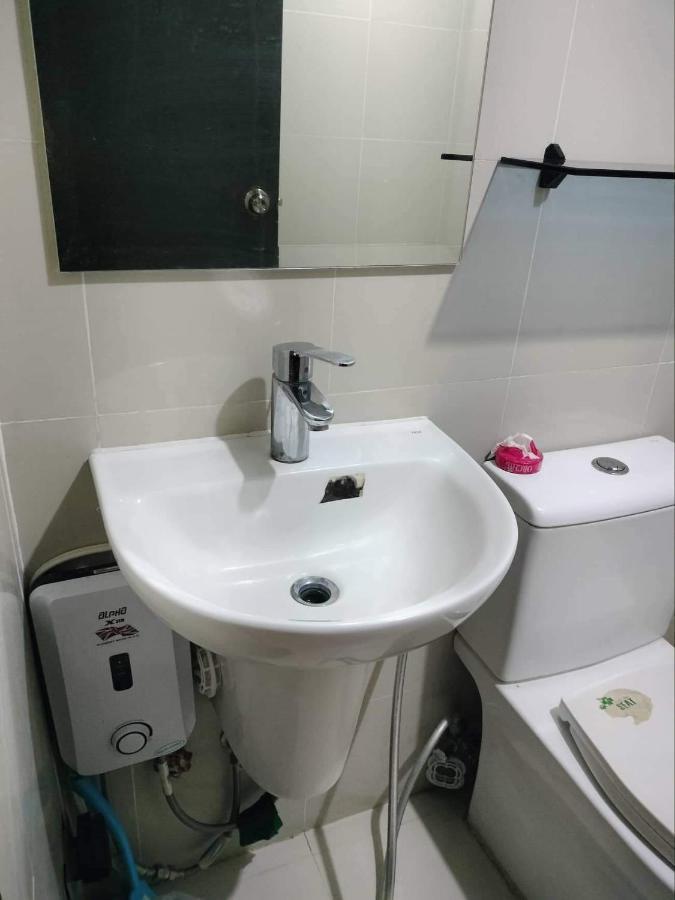 Cubao Manhattanheights Unit 7Ef Tower B, 1Br 马尼拉 外观 照片